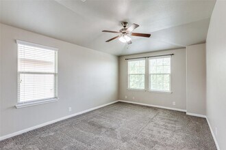 12510 Stoneridge Gap Ln in Manor, TX - Building Photo - Building Photo