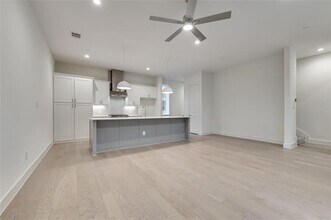 5954 Lewis St in Dallas, TX - Building Photo - Building Photo