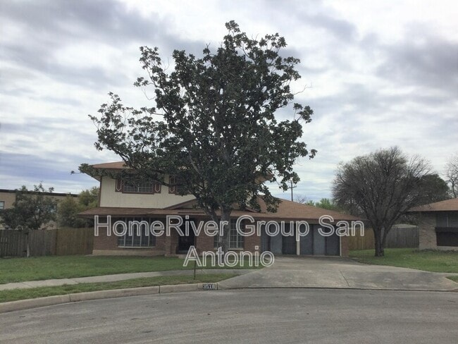 property at 3518 Pinebluff Dr