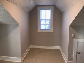 1219 Grace Ave, Unit C in Burlington, NC - Building Photo - Building Photo