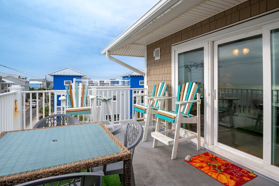 1503 Carolina Beach Ave N in Carolina Beach, NC - Building Photo