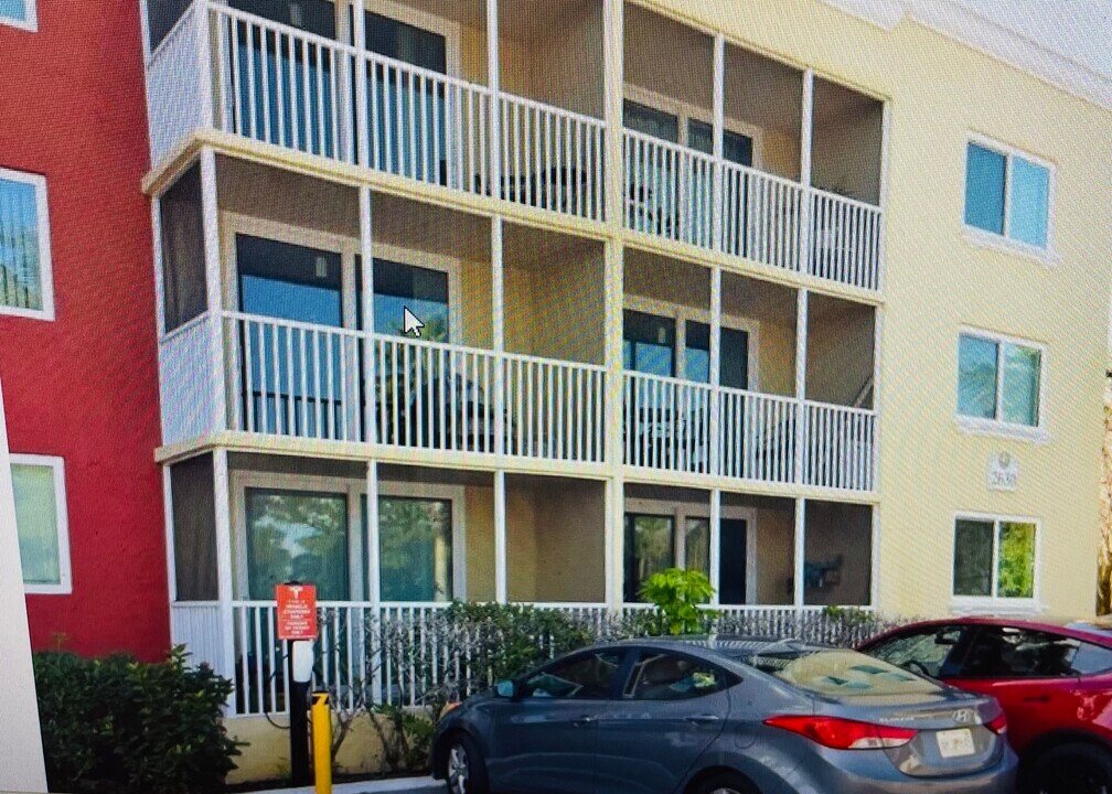 2630 Coconut Bay Ln, Unit Sarasota Palms in Sarasota, FL - Foto de edificio