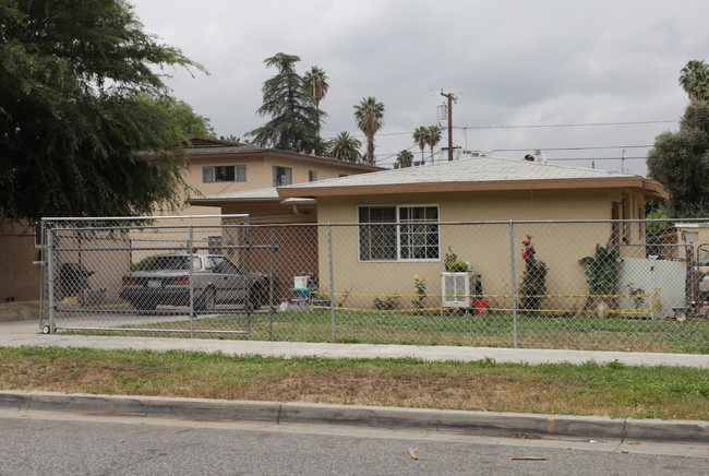 3571-3587 Ottawa Ave in Riverside, CA - Foto de edificio - Building Photo