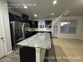512 Catalina Grande Dr in Cary, NC - Building Photo - Building Photo