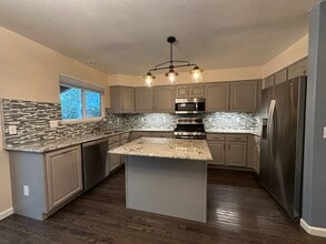 3245 Richmond Dr in Colorado Springs, CO - Building Photo - Building Photo