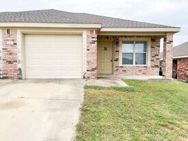 310 N 10th St in Nolanville, TX - Building Photo