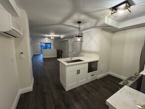 619 Mount Pleasant Rd in Toronto, ON - Building Photo - Building Photo