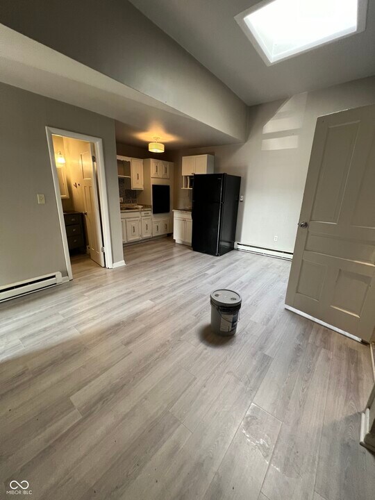 206 S Main St in Sheridan, IN - Building Photo