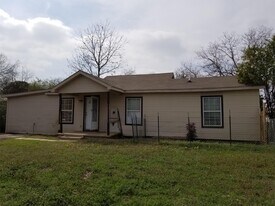 3700 Radford Rd in Fort Worth, TX - Building Photo
