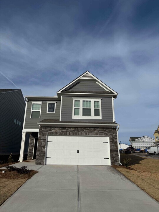 109 Briarwood Dr E in Dawsonville, GA - Building Photo