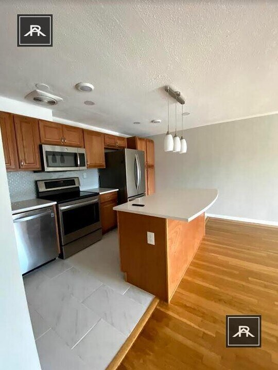 50 Green St in Brookline, MA - Building Photo