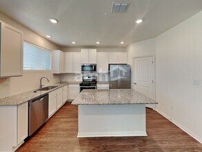 332 Aspen Waters in New Braunfels, TX - Foto de edificio - Building Photo