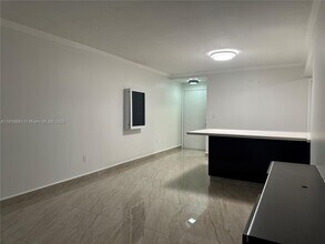 9423 Fontainebleau Blvd in Miami, FL - Building Photo - Building Photo