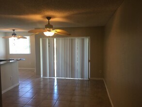 2600 University S Dr, Unit 217 in Davie, FL - Building Photo - Building Photo