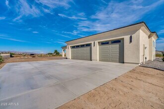 22926 W La Mirada Dr in Buckeye, AZ - Building Photo - Building Photo