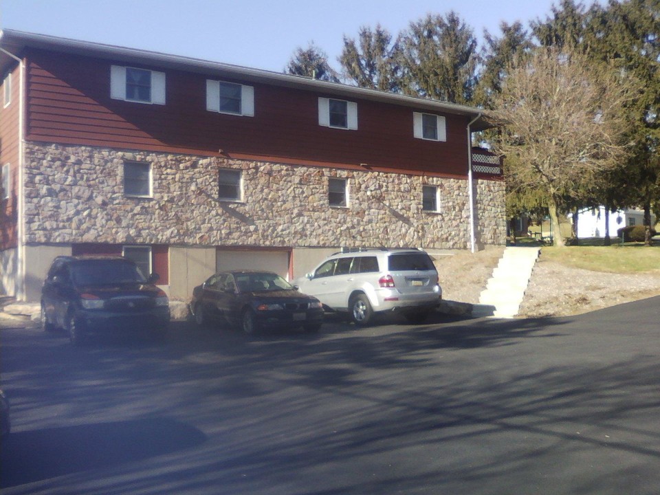 5168 Heidelberg Heights in Germansville, PA - Building Photo