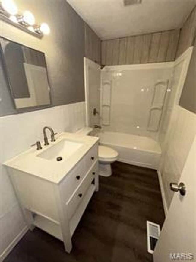 1417 Richard Dr in Sauget, IL - Building Photo - Building Photo
