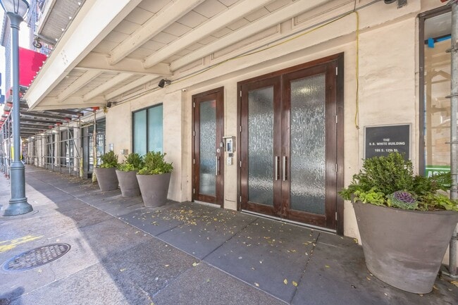 105 S 12th St in Philadelphia, PA - Building Photo - Building Photo