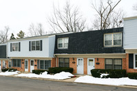 151 E Palatine Rd in Palatine, IL - Foto de edificio - Building Photo