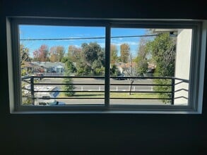 6506 White Oak Ave in Van Nuys, CA - Building Photo - Building Photo