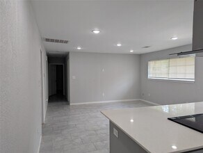 5737 Alvarado Dr in Houston, TX - Building Photo - Building Photo