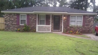 203 Water Oak Dr in Goose Creek, SC - Building Photo
