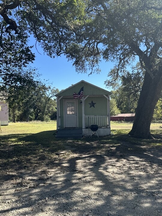 9307 Hwy 290 W in Brenham, TX - Building Photo