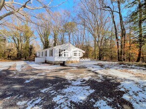 8064 Crittenden Rd in Suffolk, VA - Foto de edificio - Building Photo