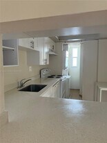 7960 N Colony Cir in Tamarac, FL - Building Photo