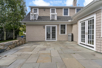 8 Park Ln in Norwalk, CT - Foto de edificio - Building Photo