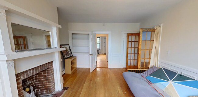 1695 Commonwealth Ave, Unit 4 in Boston, MA - Building Photo - Building Photo