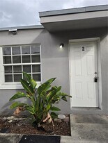 2325 Madison St in Hollywood, FL - Building Photo