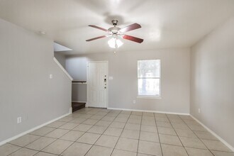 21243 Linden House Ct in Humble, TX - Building Photo - Building Photo