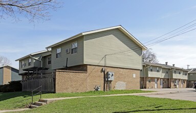 Mckinley Gardens Apartments in Milwaukee, WI - Foto de edificio - Building Photo