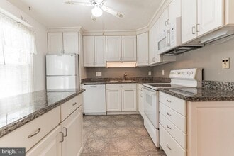 7422 Adams Park Ct in Annandale, VA - Building Photo - Building Photo