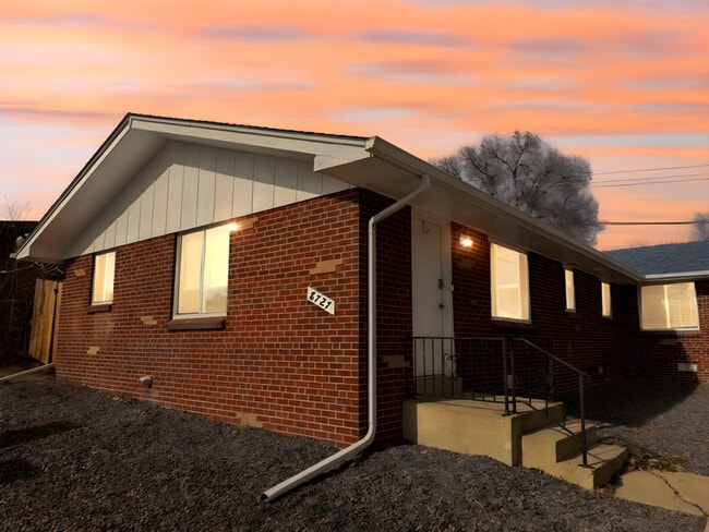 8727-8729 W 63rd Pl in Arvada, CO - Foto de edificio - Building Photo