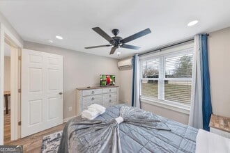 243 N Georgia Ave in Bremen, GA - Foto de edificio - Building Photo