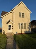 129 N St Louis Blvd in South Bend, IN - Building Photo