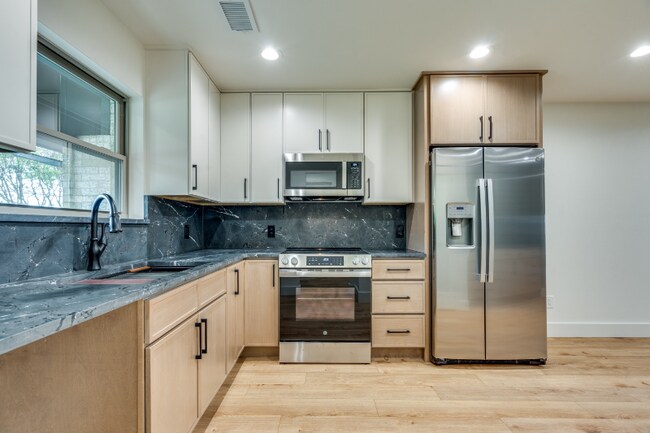1215 Mill Valley Dr in Plano, TX - Building Photo - Building Photo