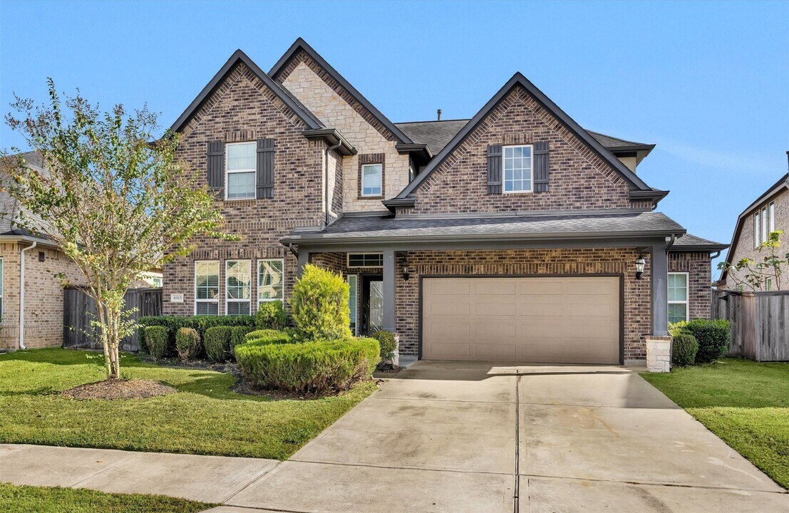 6915 Pebble Pass Ln in Missouri City, TX - Building Photo