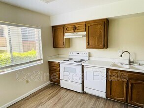 6856 Hyde Park Dr in San Diego, CA - Building Photo - Building Photo