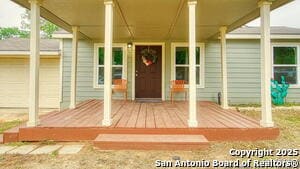 1310 S 4th St in Floresville, TX - Building Photo - Building Photo