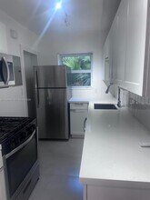 10070 E Bay Harbor Dr in Bay Harbor Islands, FL - Building Photo - Building Photo