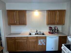 3935 Oregon Ave N in New Hope, MN - Building Photo - Building Photo