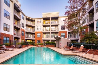 Perimeter Gardens at Georgetown in Dunwoody, GA - Building Photo - Building Photo