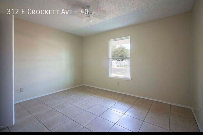 312 E Crockett Ave in Alamo, TX - Building Photo - Building Photo