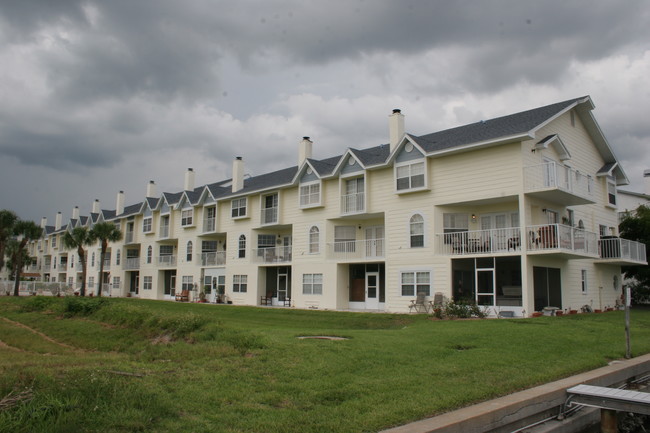 Quiet Cove at Sunset Harbour in Tierra Verde, FL - Foto de edificio - Building Photo