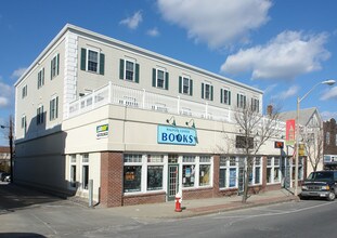 951-957 Main St in Walpole, MA - Building Photo - Building Photo