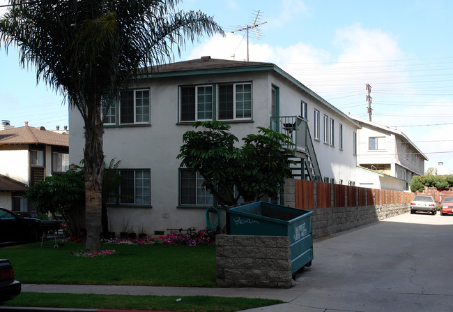 525 Indiana St in El Segundo, CA - Building Photo - Building Photo