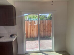 888-888 E Samoa St in Lindsay, CA - Building Photo - Building Photo